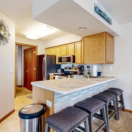 Lighthouse Cove Condo Resort Wisconsin Dells Room photo