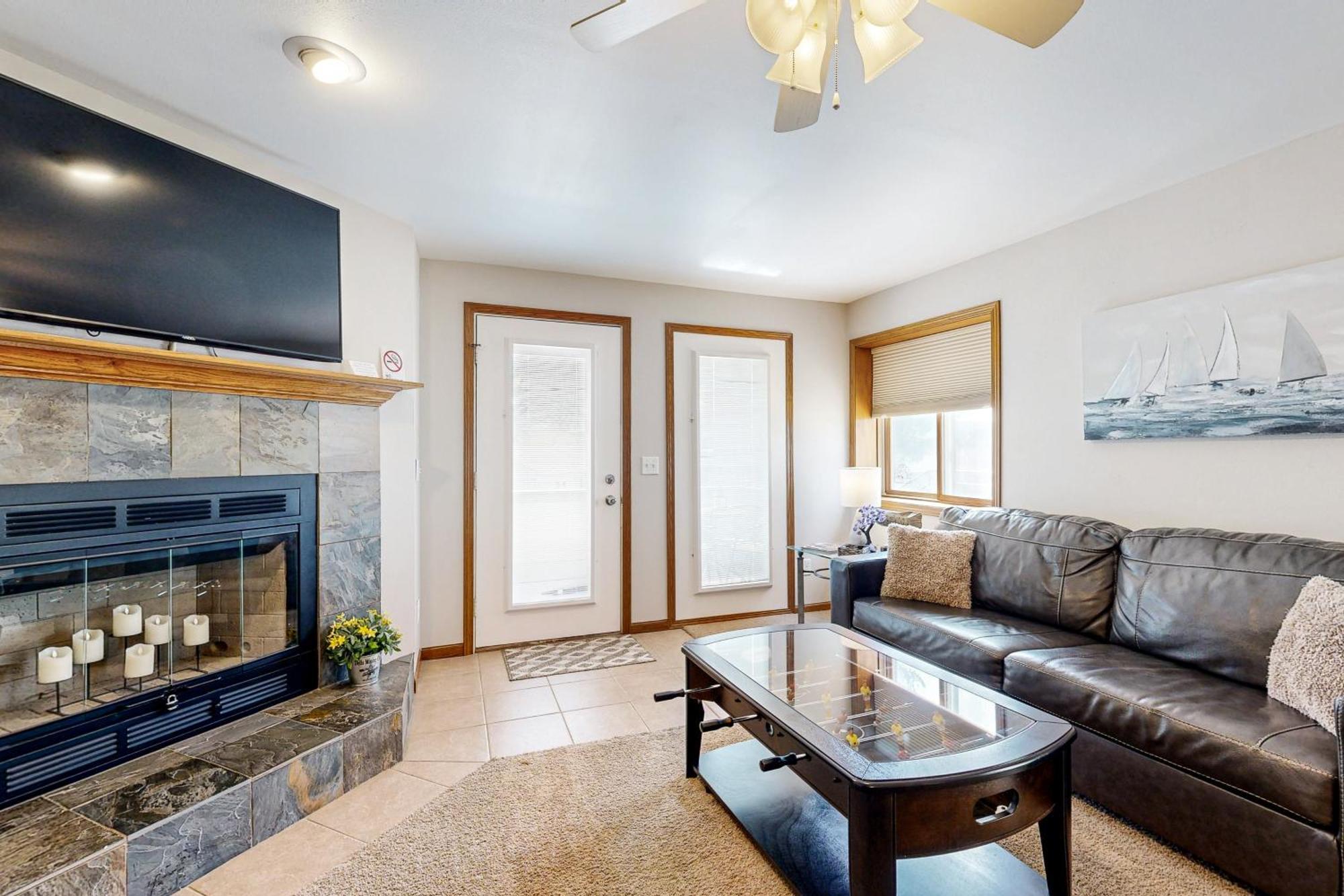 Lighthouse Cove Condo Resort Wisconsin Dells Room photo