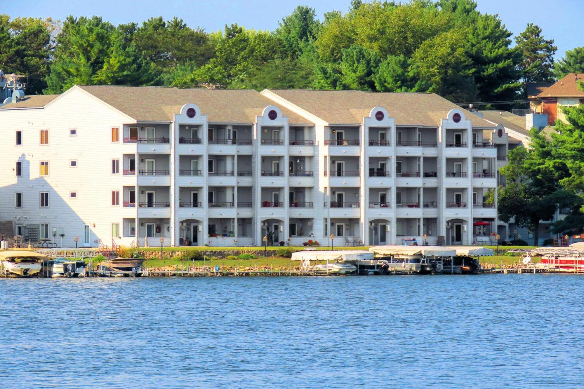 Lighthouse Cove Condo Resort Wisconsin Dells Room photo